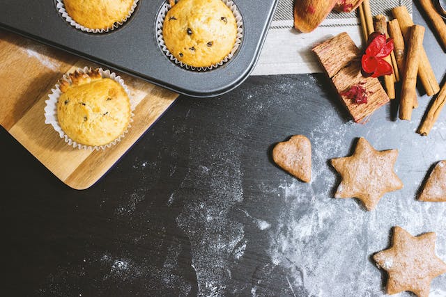 Baking vs Bakery - Difference